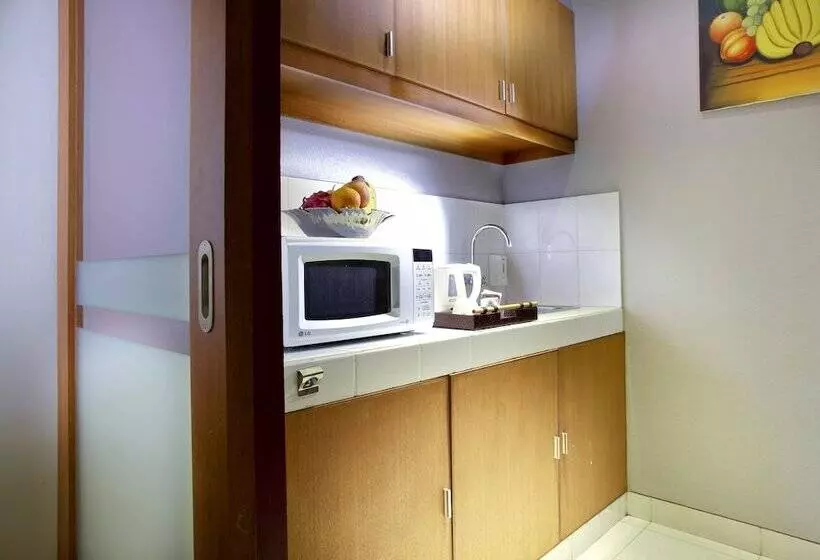 سوئیت خانواده 2 خوابه, The Banyumas Villa