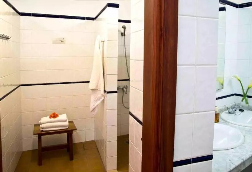 اتاق کلاسیک چهارنفره, Albergue De Bolico