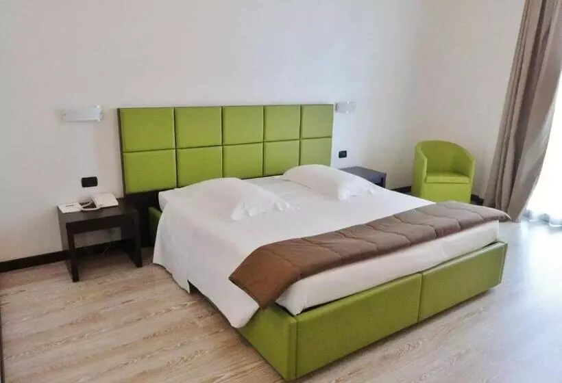 اتاق استاندارد برای معلولان, B&b Hotel Park Hotel Cassano