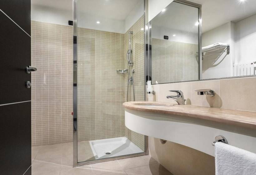 高级三人间, B&b Hotel Park Hotel Cassano