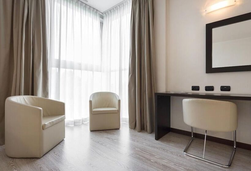 高级三人间, B&b Hotel Park Hotel Cassano