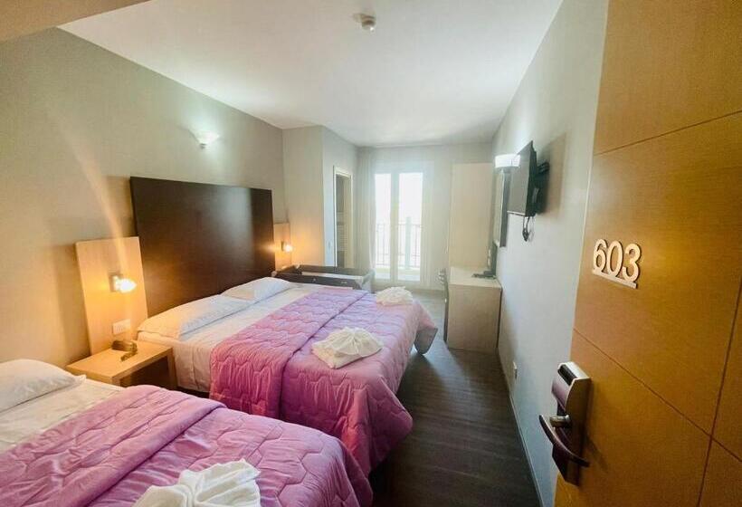 Quarto Familiar, Aiglon