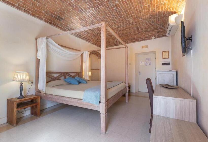 חדר דלוקס לשלושה, Al Convento