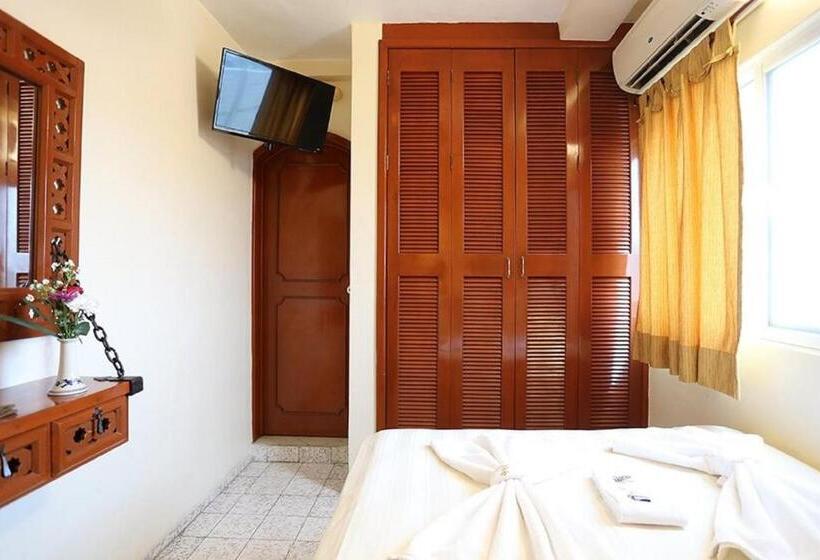 클래식 룸, & Restaurant Bucaneros, Isla Mujeres