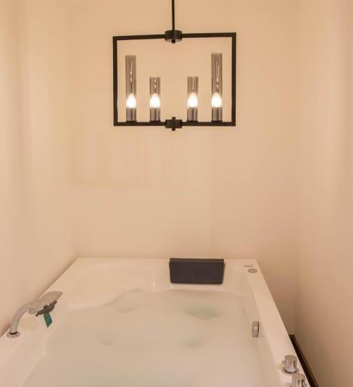 سوییت, Casa Bella Boutique