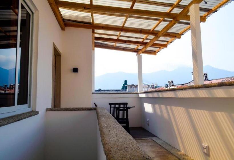 سوییت لوکس, Casa Bella Boutique