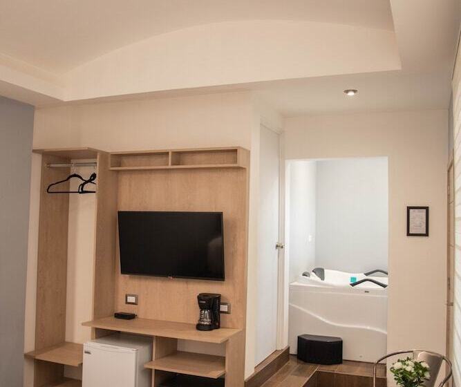 سوییت لوکس, Casa Bella Boutique