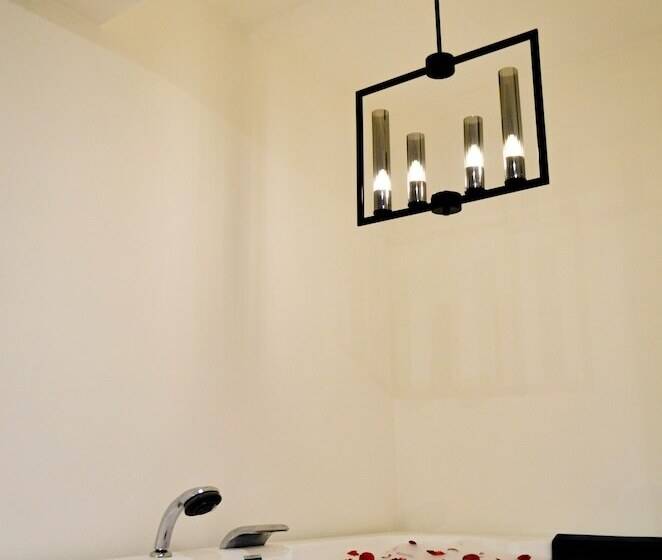 سوییت, Casa Bella Boutique
