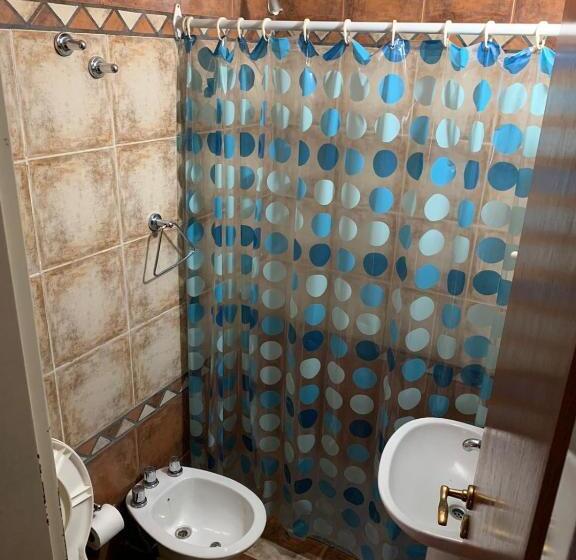 اتاق کلاسیک چهارنفره, Derby Home