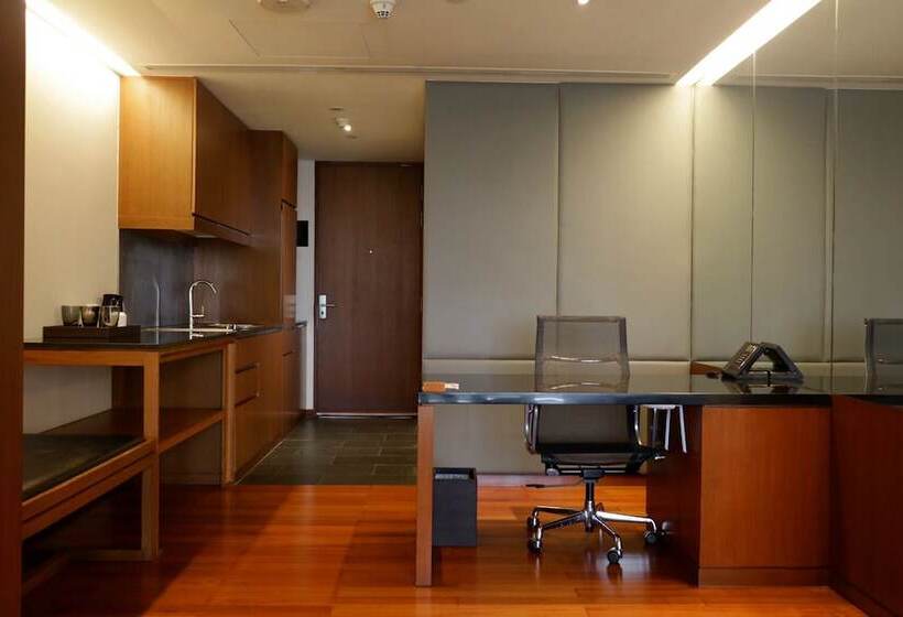 سوییت لوکس, Hansar Bangkok