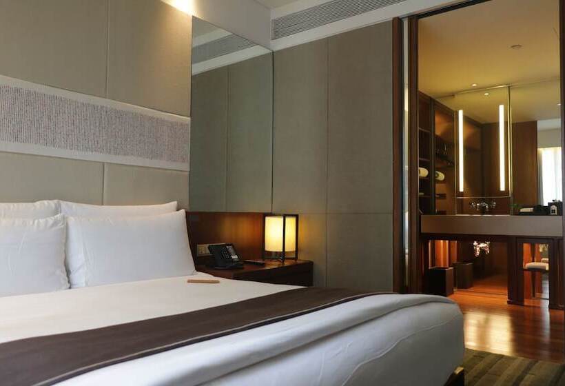 سوییت, Hansar Bangkok