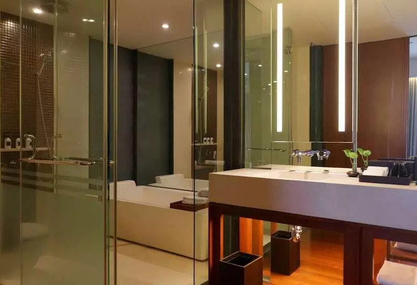 سوییت, Hansar Bangkok