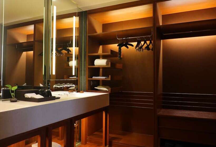 سوییت, Hansar Bangkok