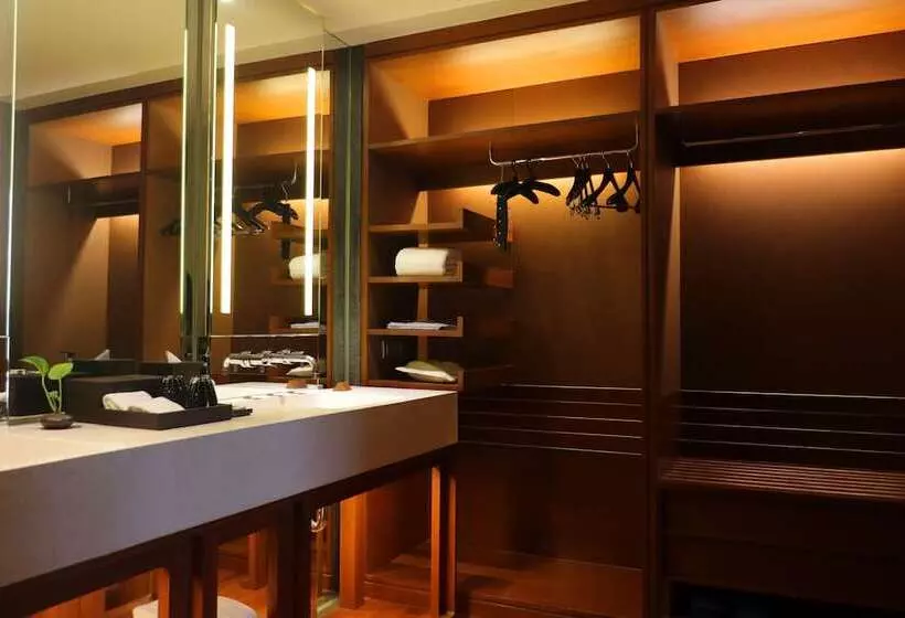 سوییت, Hansar Bangkok