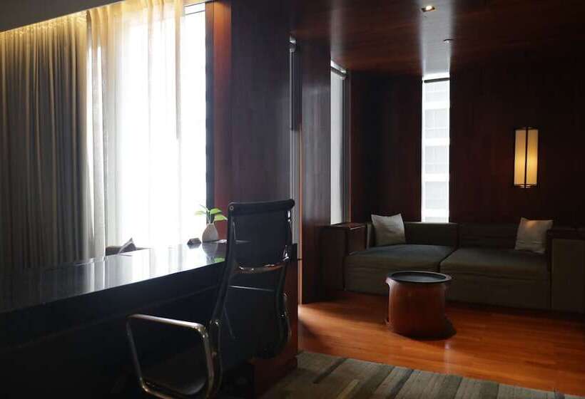 سوییت, Hansar Bangkok
