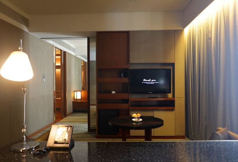 سوییت, Hansar Bangkok