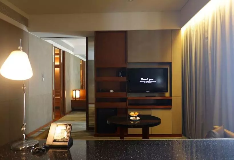 سوییت, Hansar Bangkok