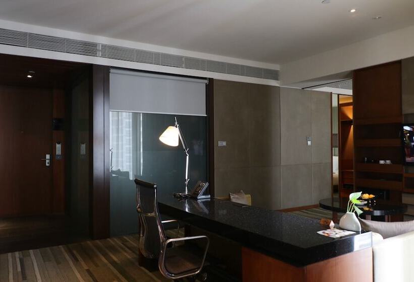 سوییت, Hansar Bangkok