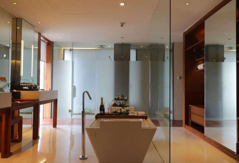 سوییت, Hansar Bangkok