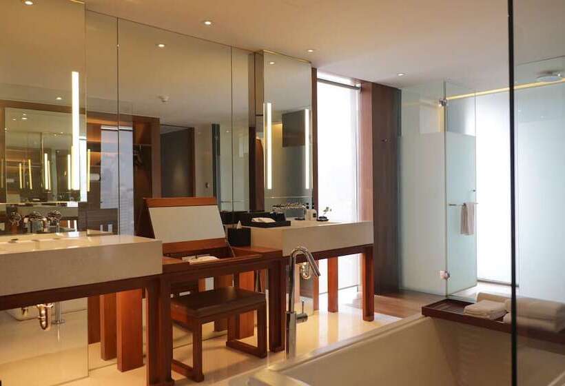 سوییت, Hansar Bangkok