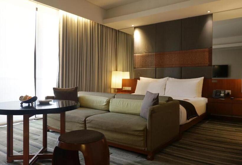 سوییت لوکس, Hansar Bangkok