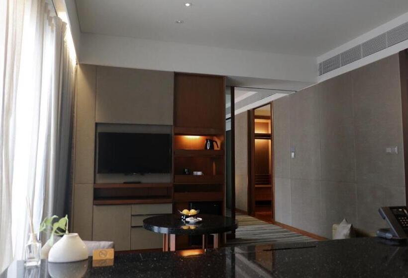 سوییت, Hansar Bangkok