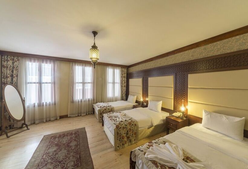 スタンダードトリプルルーム, Lalinn