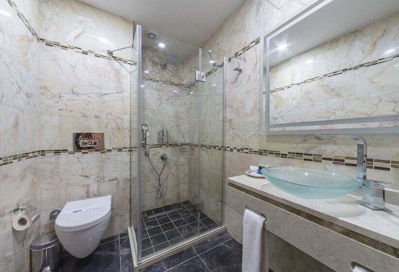 ファミリールーム, Lalinn