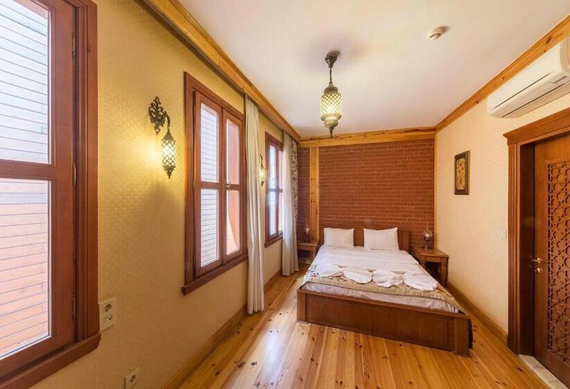 スタンダードルーム, Lalinn