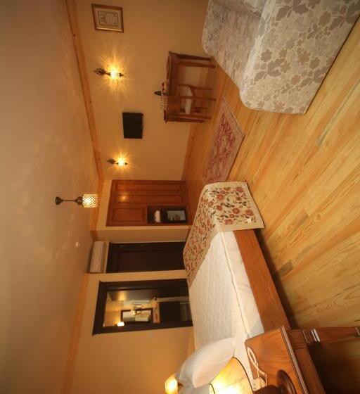 スタンダードトリプルルーム, Lalinn