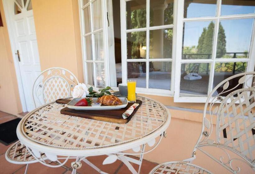 Quarto Estandar, Little Tuscany Boutique