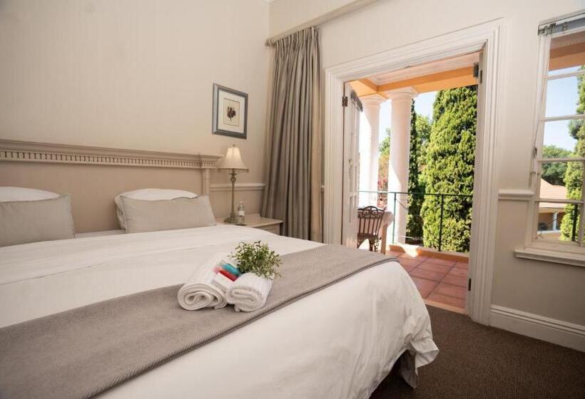 جناح, Little Tuscany Boutique