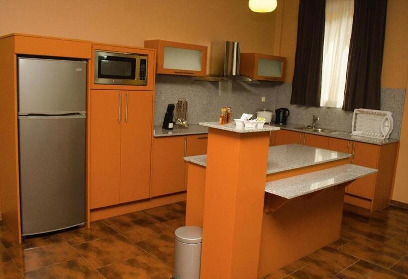 سوییت خانوادگی, Sheva