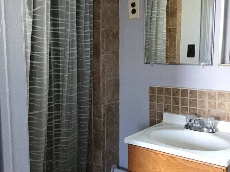 غرفة قياسية سرير مزدوج, Swiss Cottage Inn