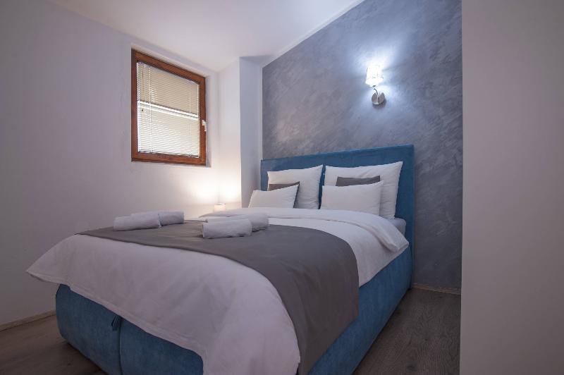 غرفة تنفيذية, The J House Greenwich