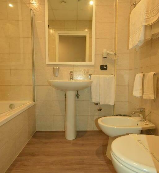 اتاق استاندارد سه نفره, Tiempo