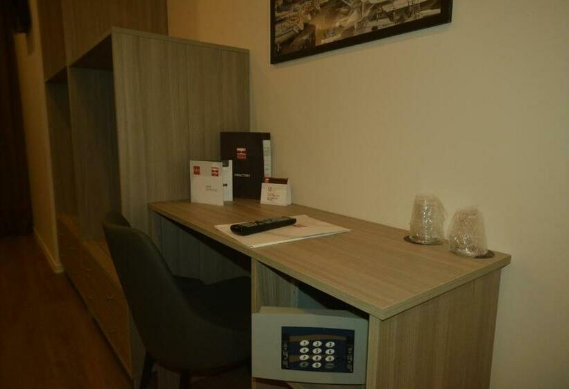 اتاق استاندارد چهار تخته, Tiempo