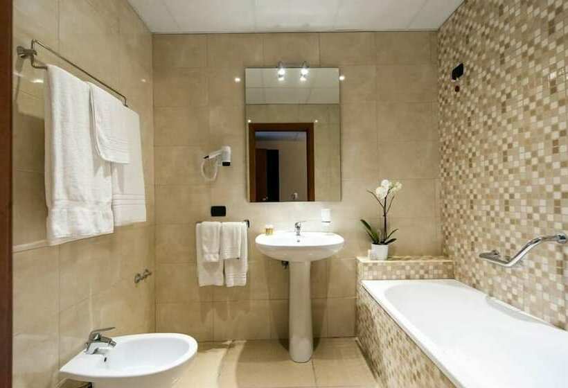 اتاق استاندارد چهار تخته, Tiempo