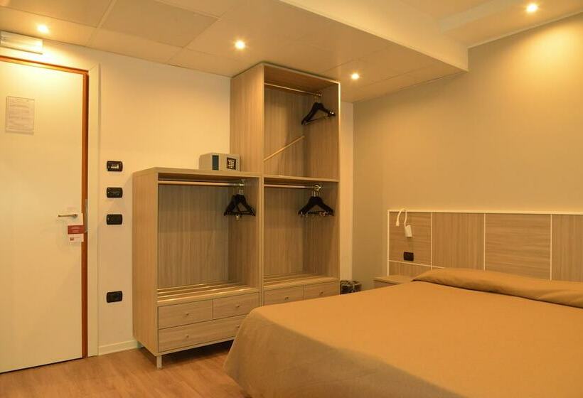 اتاق استاندارد سه نفره, Tiempo