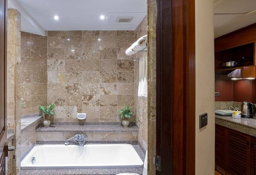 管理人员工作室, Pacific Club Resort