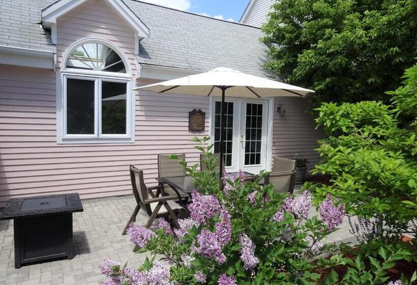 Вилла 4 Спальни, Pink Blossoms Resort