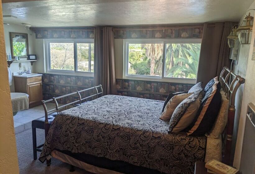 스탠다드 룸 더블 침대, The Parks Inn