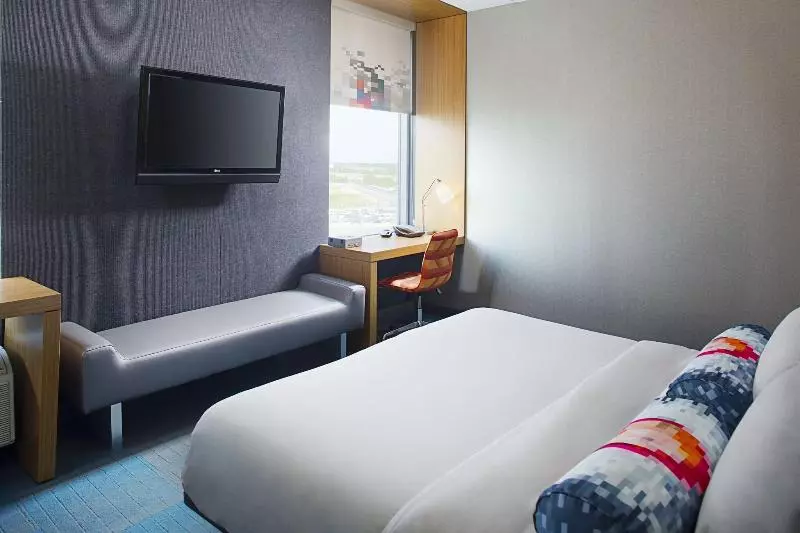キングサイズベッドのスタンダードルーム, Aloft Philadelphia Airport