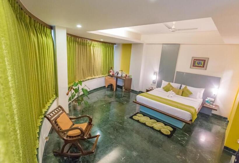 Suite Royale, Capitol Hill