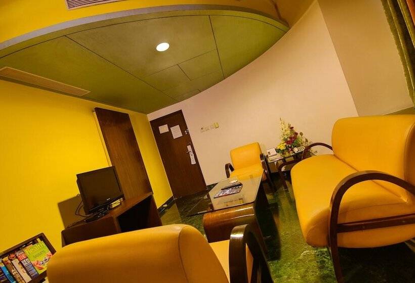 Suite Royale, Capitol Hill