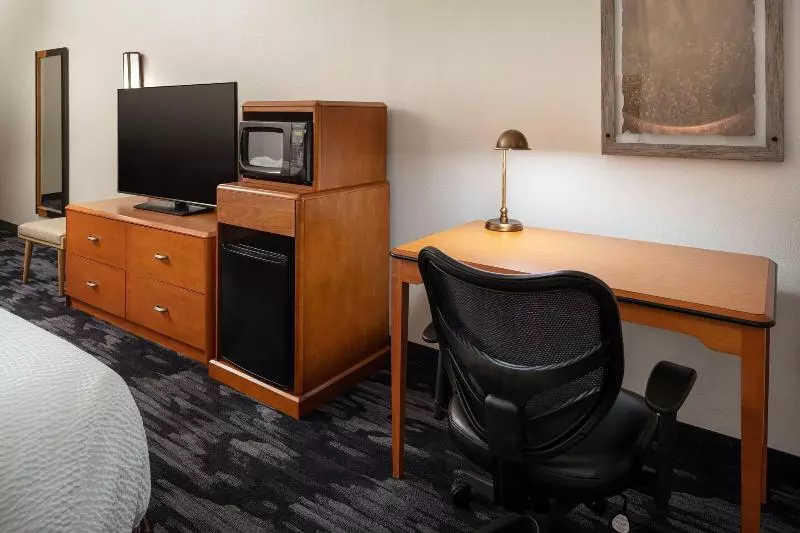 キングサイズベッドのスタンダードルーム, Fairfield Inn & Suites By Marriott Visalia Tulare