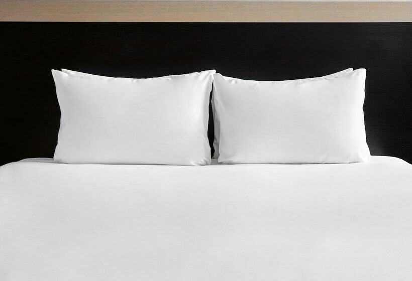 Номер Стандарт, Holiday Inn London Luton Airport, An Ihg