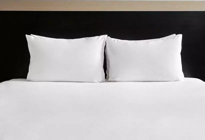 スタンダードルーム, Holiday Inn London Luton Airport, An Ihg