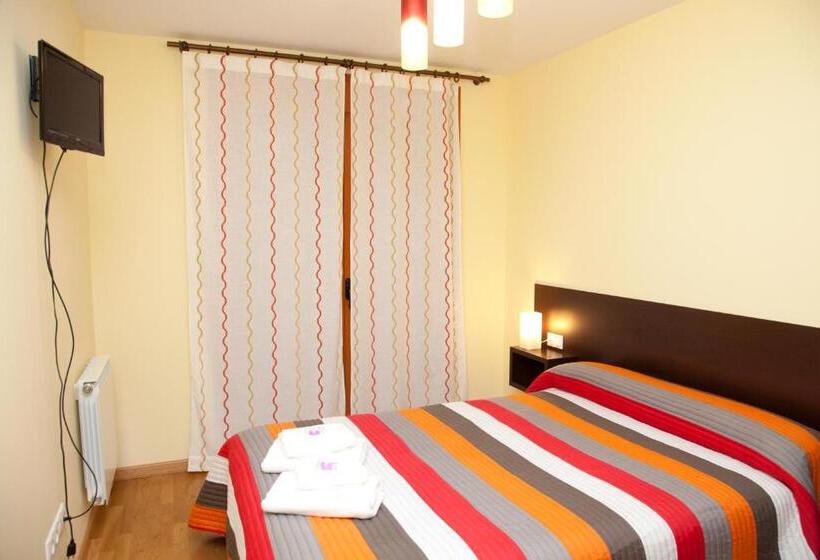 Номер Стандарт Индивидуальный Совместная Ванная, Hostal Casasnovas
