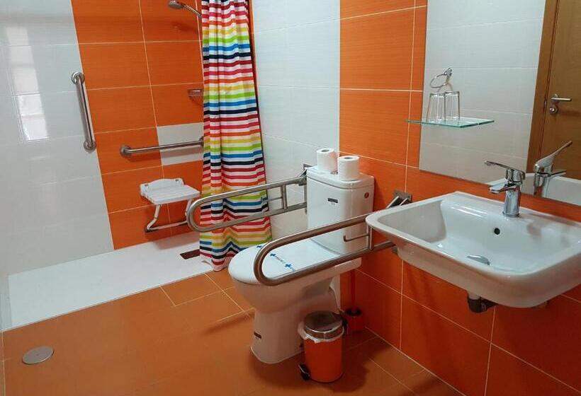 Номер Стандарт Индивидуальный Совместная Ванная, Hostal Casasnovas